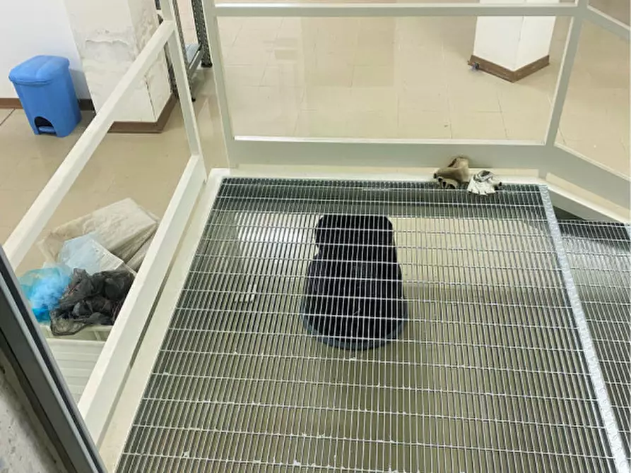 Immagine 4 di Magazzino in vendita  in via San Pio X 34/a a Castelfranco Veneto