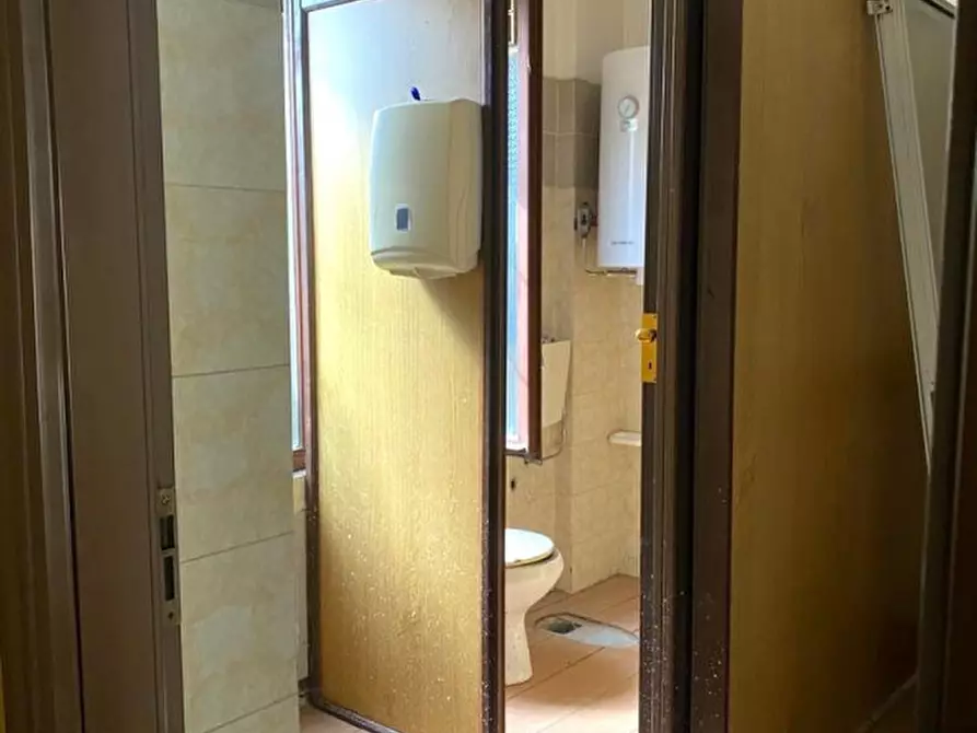 Immagine 8 di Negozio in affitto  in Via Piave a Ghedi