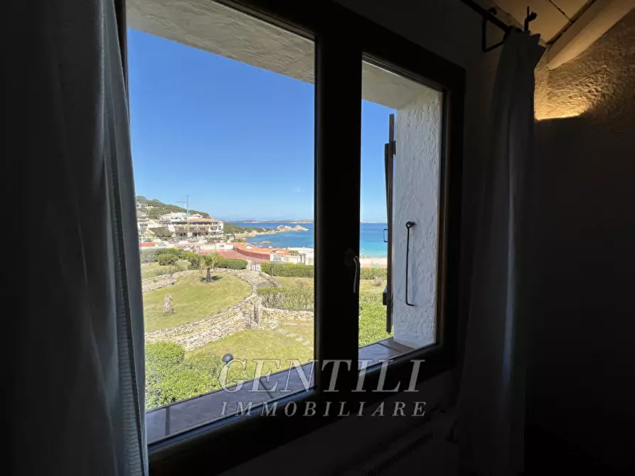 Immagine 10 di Appartamento in vendita  in Via Maestrale a Arzachena