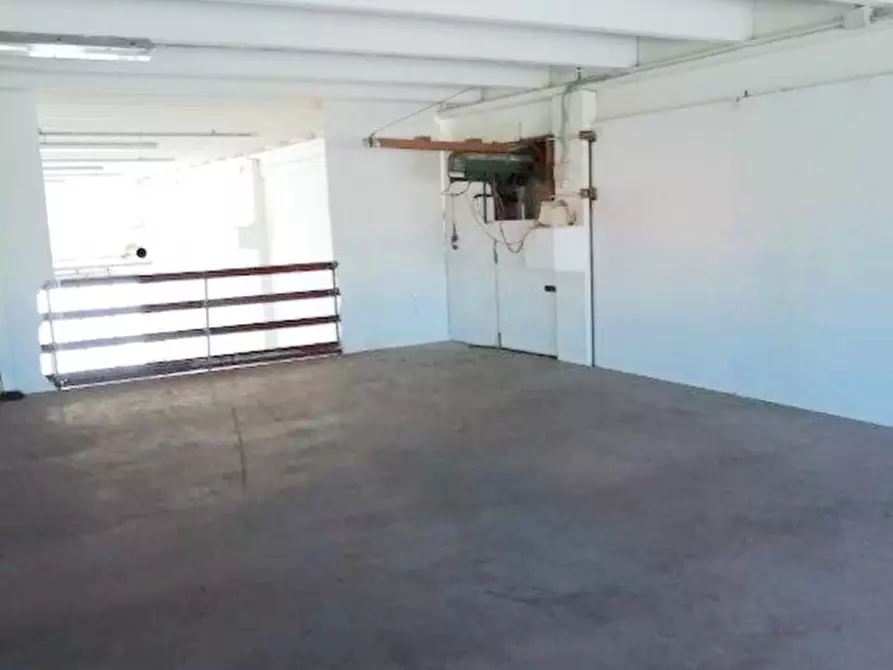 Immagine 6 di Capannone industriale in affitto  in VIA ARENZANO a Cesena