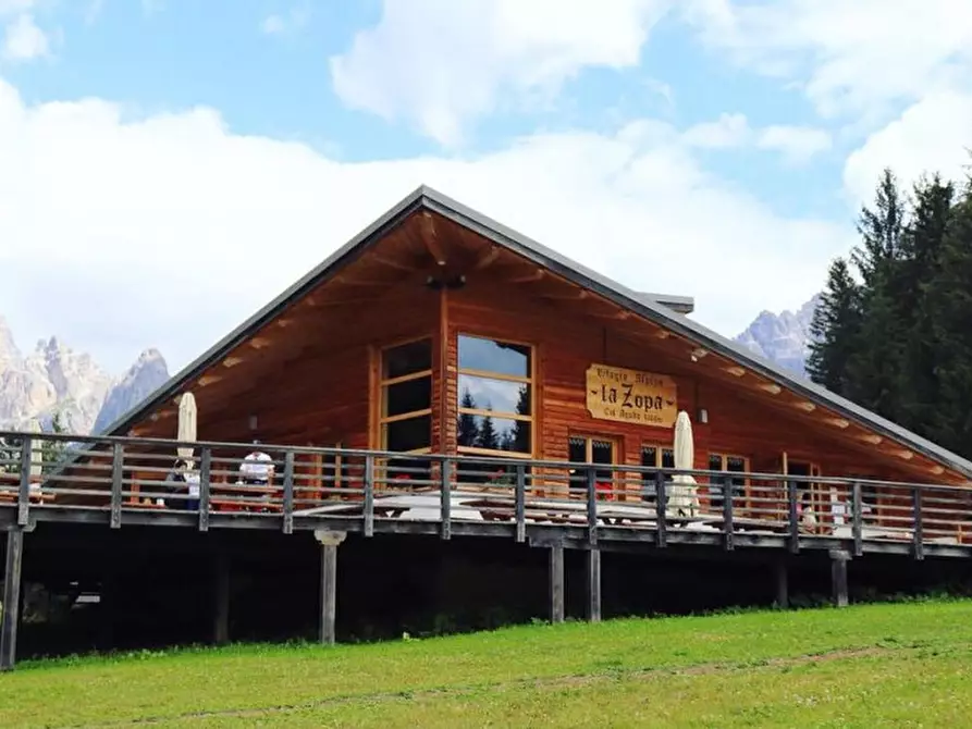 Immagine 3 di Attività commerciale in vendita  a Auronzo Di Cadore