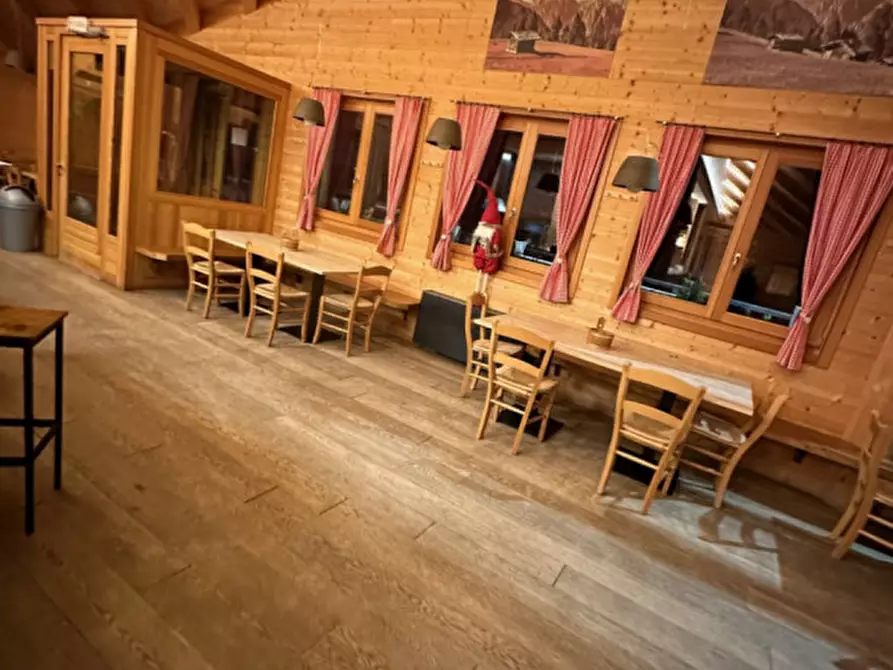 Immagine 11 di Attività commerciale in vendita  a Auronzo Di Cadore