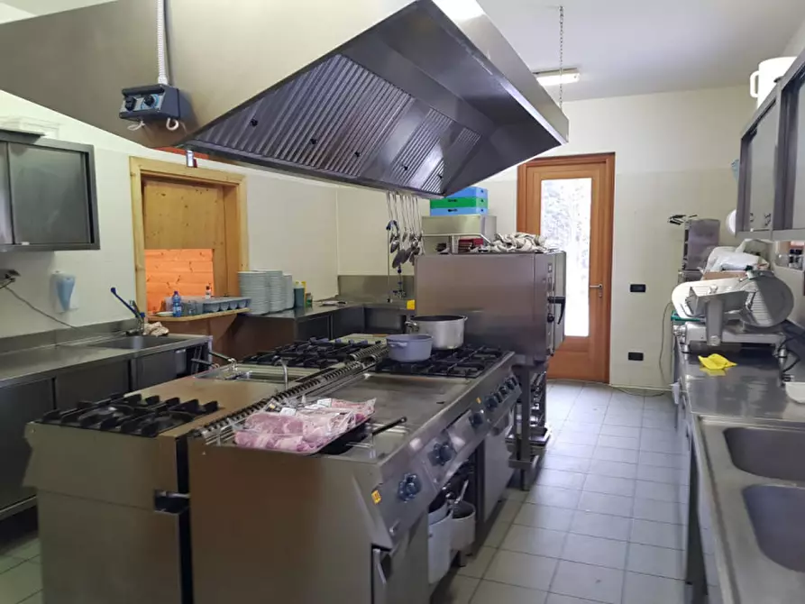 Immagine 16 di Attività commerciale in vendita  a Auronzo Di Cadore