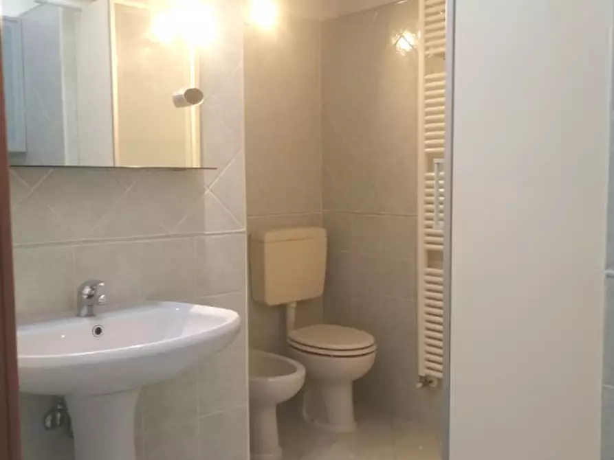 Immagine 2 di Appartamento in affitto  a Rovigo