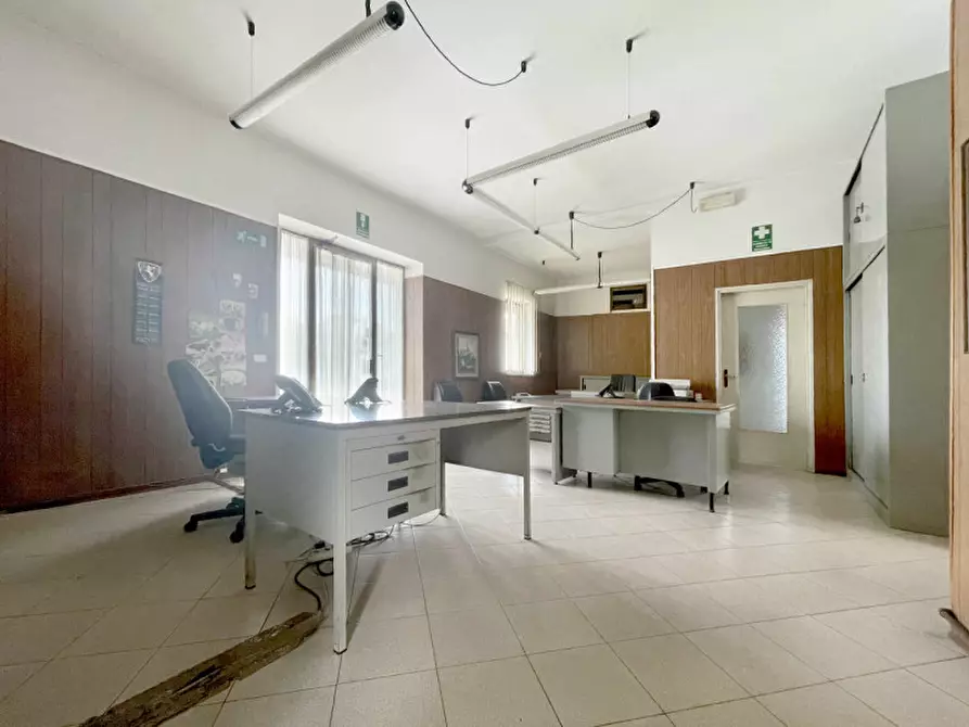 Immagine 6 di Magazzino in vendita  in via Borgomanero 22 / 24 a Cressa