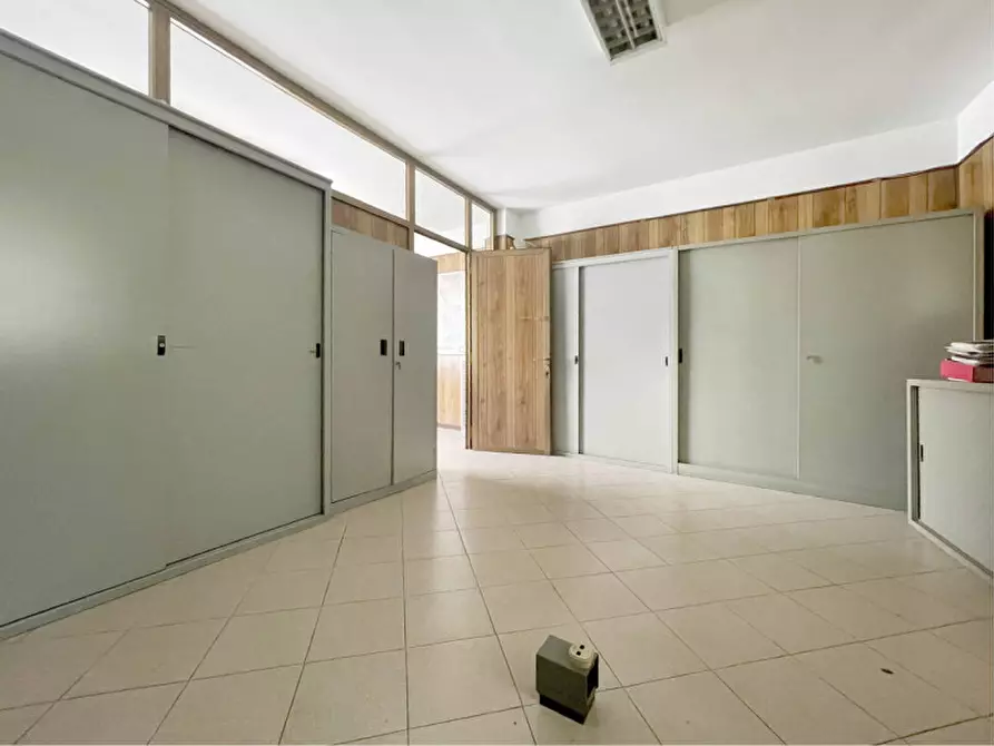 Immagine 9 di Magazzino in vendita  in via Borgomanero 22 / 24 a Cressa