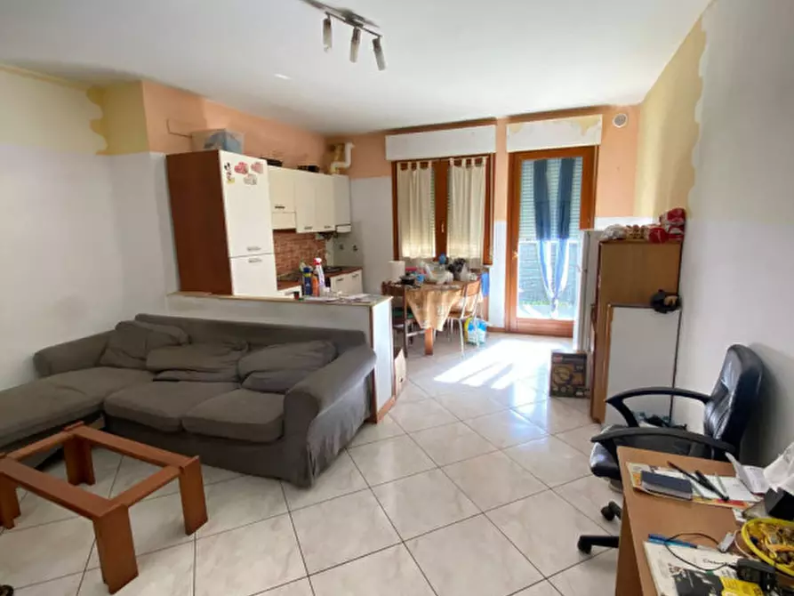 Immagine 5 di Appartamento in vendita  in Via Staffolo a Castiglione Delle Stiviere