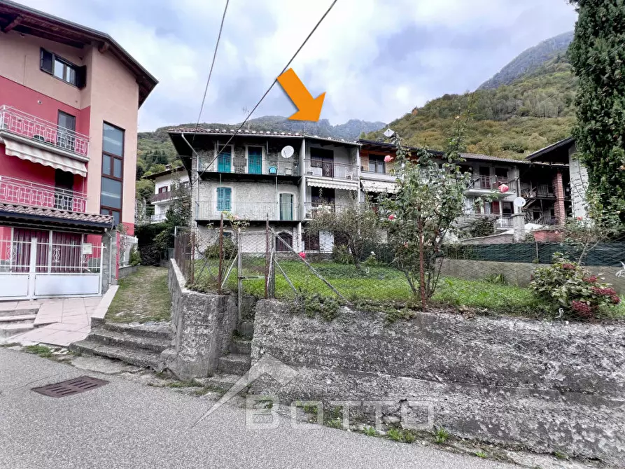 Immagine 1 di Villetta a schiera in vendita  in Via Rua e Piova 26 a Varallo