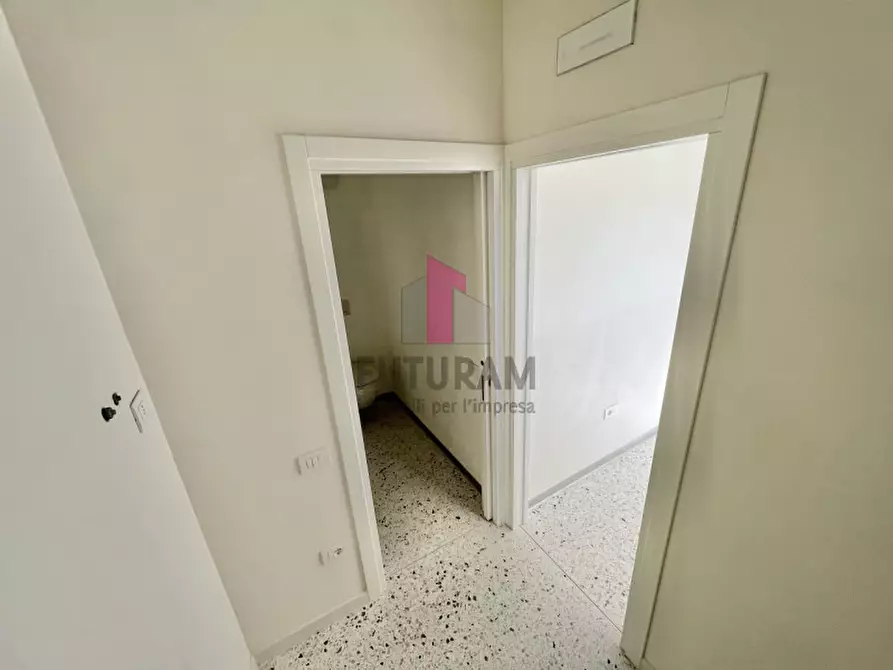 Immagine 20 di Negozio in affitto  in Via Roma a Breganze