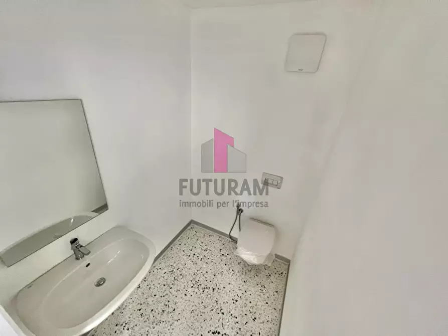 Immagine 25 di Negozio in affitto  in Via Roma a Breganze