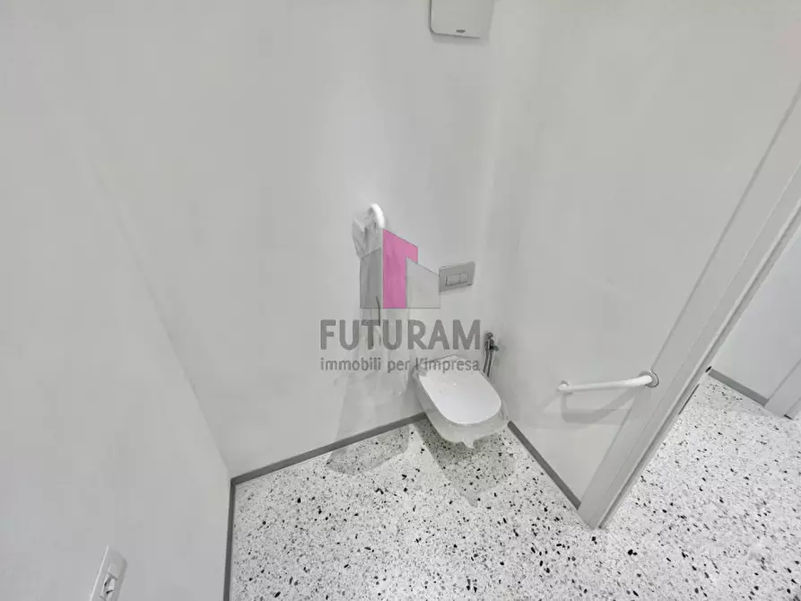 Immagine 26 di Negozio in affitto  in Via Roma a Breganze