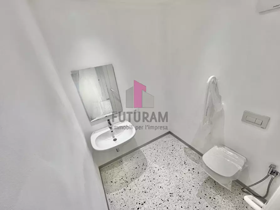 Immagine 28 di Negozio in affitto  in Via Roma a Breganze