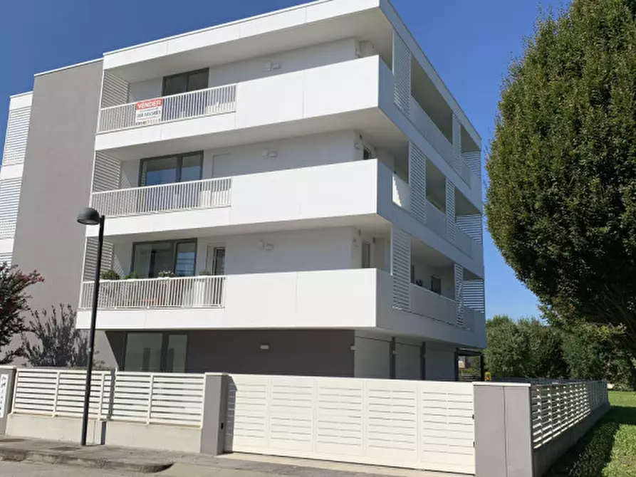 Immagine 1 di Attico in vendita  in Via Santa Irene a Selvazzano Dentro