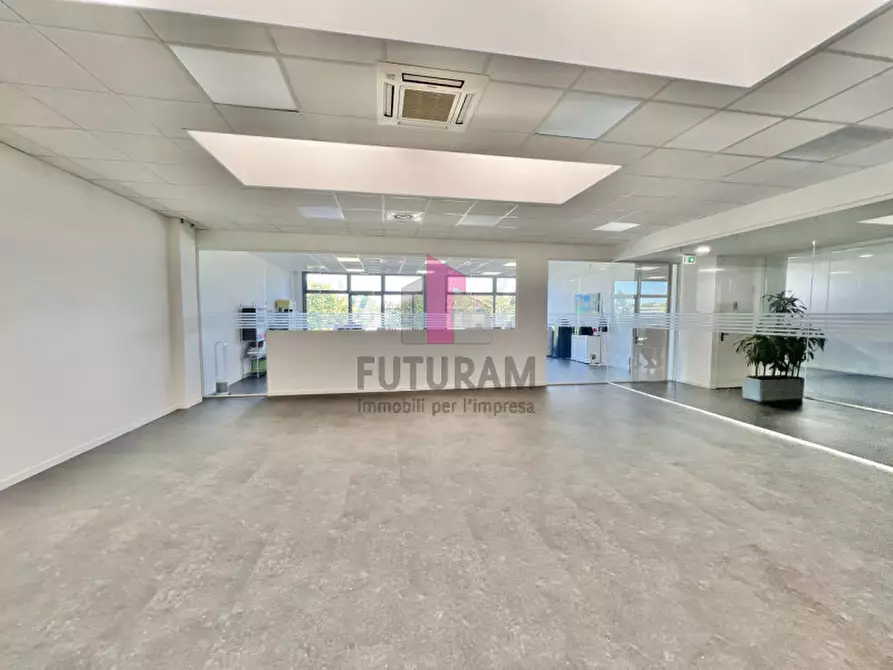 Immagine 2 di Ufficio in affitto  in VIA ANCONA 13 a Torri Di Quartesolo