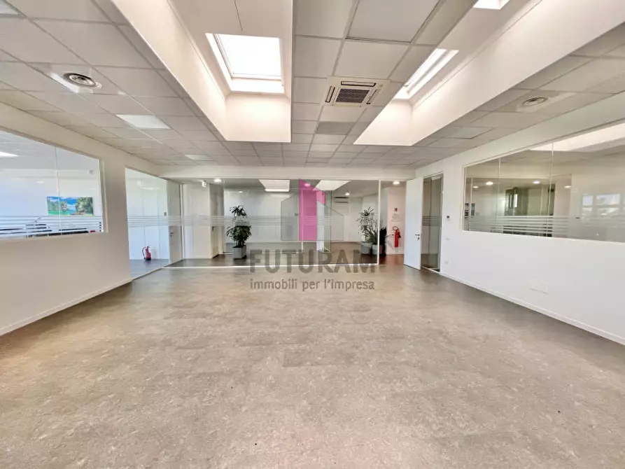 Immagine 3 di Ufficio in affitto  in VIA ANCONA 13 a Torri Di Quartesolo