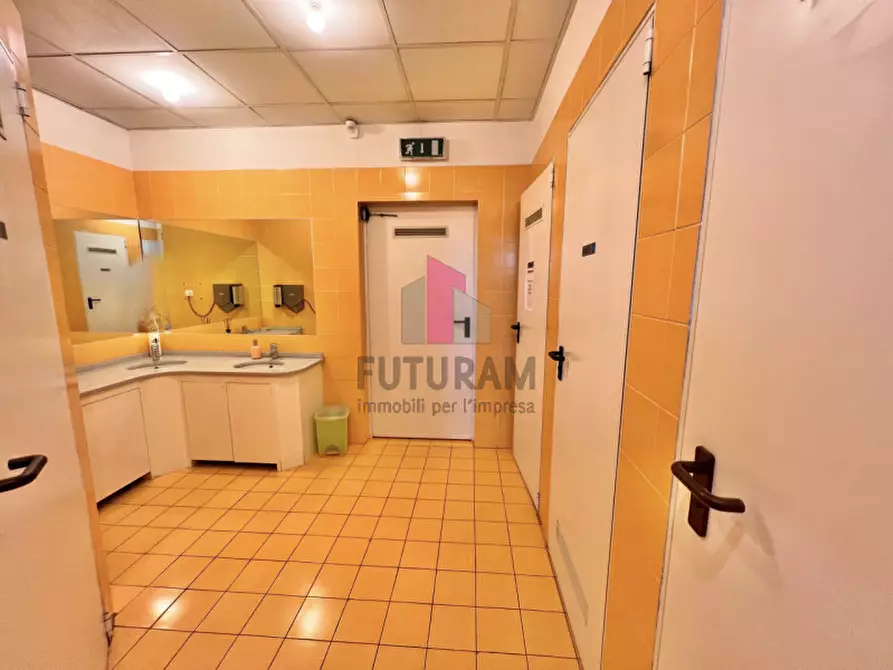 Immagine 7 di Ufficio in affitto  in VIA ANCONA 13 a Torri Di Quartesolo