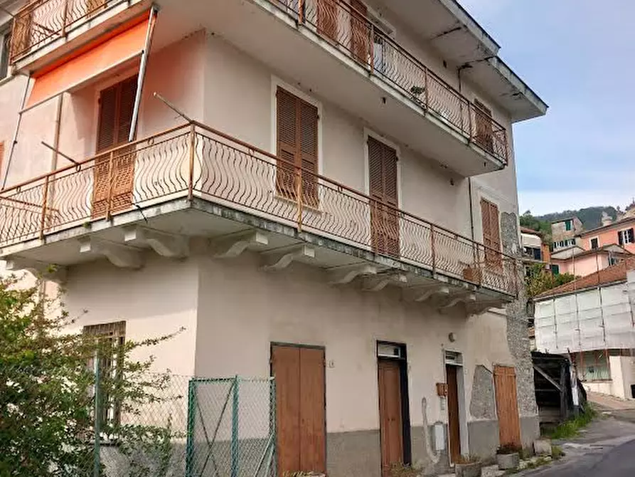 Immagine 1 di Casa bifamiliare in vendita  in via vittorio veneto a Carasco