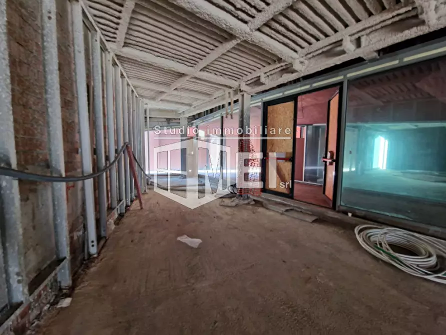 Immagine 6 di Negozio in vendita  in Via Marradi  84 a Livorno