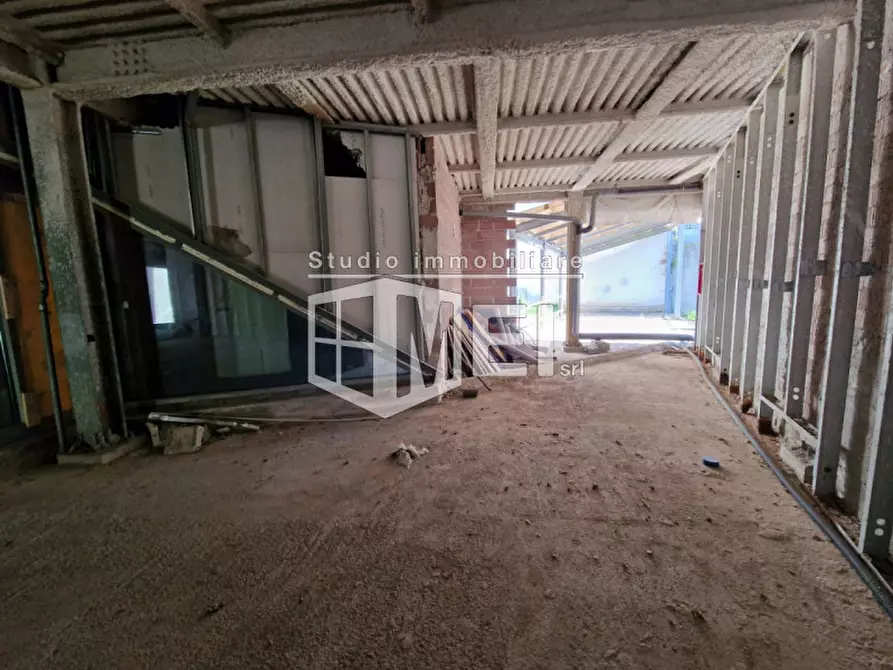 Immagine 7 di Negozio in vendita  in Via Marradi  84 a Livorno