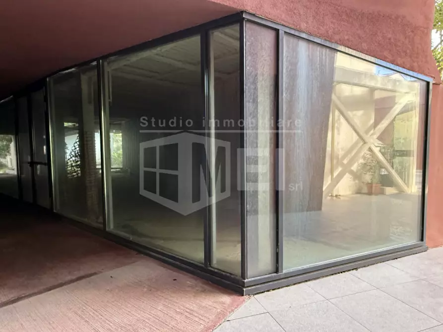 Immagine 12 di Negozio in vendita  in Via Marradi  84 a Livorno