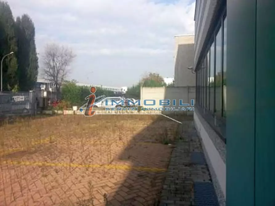 Immagine 2 di Magazzino in affitto  in VIA DI VITTORIO G. a Peschiera Borromeo