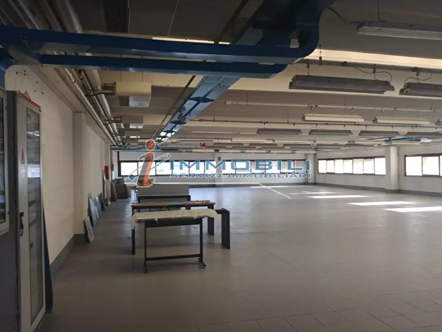 Immagine 18 di Magazzino in vendita  in VIA GIOVANNI GENTILE a Milano