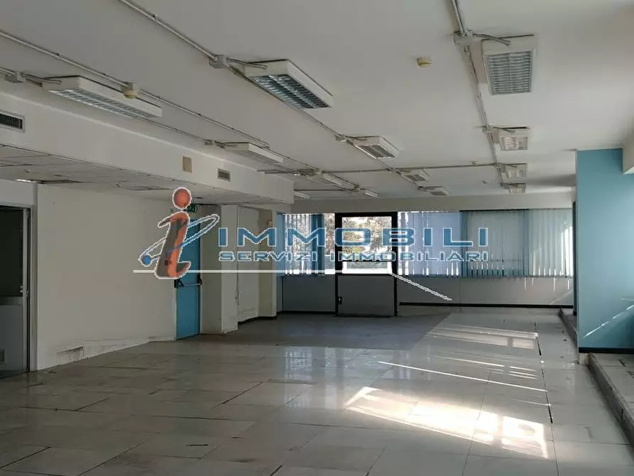 Immagine 5 di Palazzo in vendita  in VIA CIRCONVALLAZIONE a Segrate