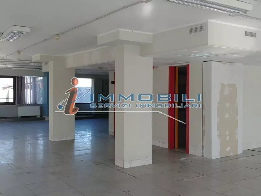 Immagine 12 di Palazzo in vendita  in VIA CIRCONVALLAZIONE a Segrate