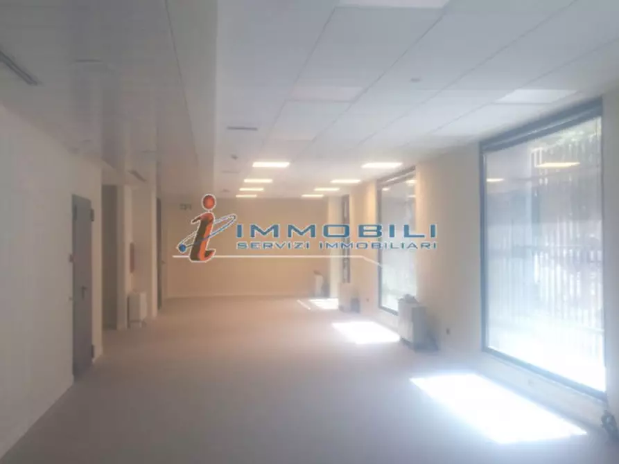 Immagine 3 di Ufficio in affitto  in VIA SILE a Milano