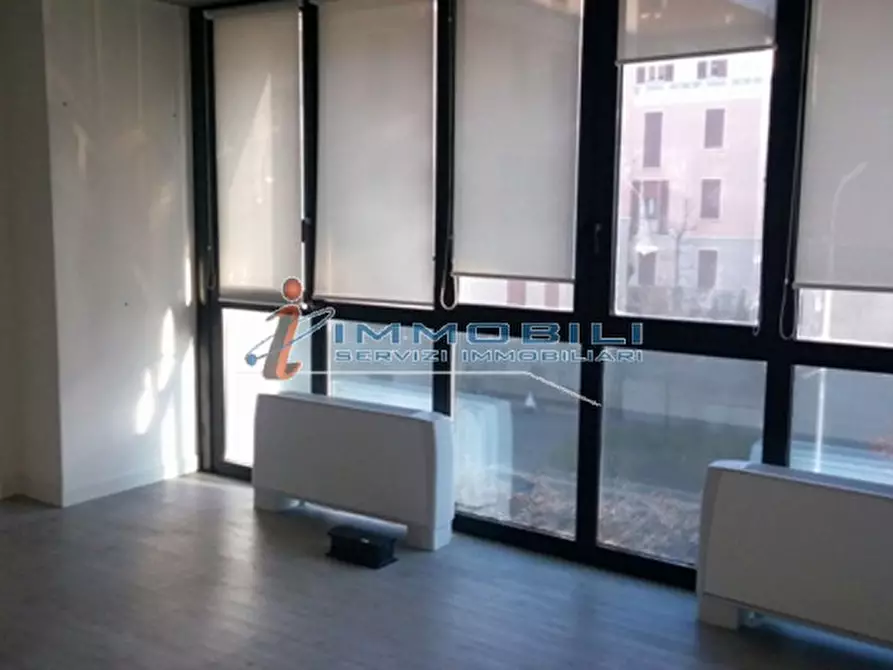 Immagine 7 di Ufficio in affitto  in VIA SILE a Milano