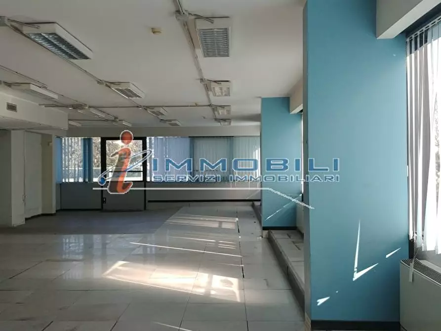 Immagine 6 di Attività commerciale in vendita  in VIA CIRCONVALLAZIONE a Segrate