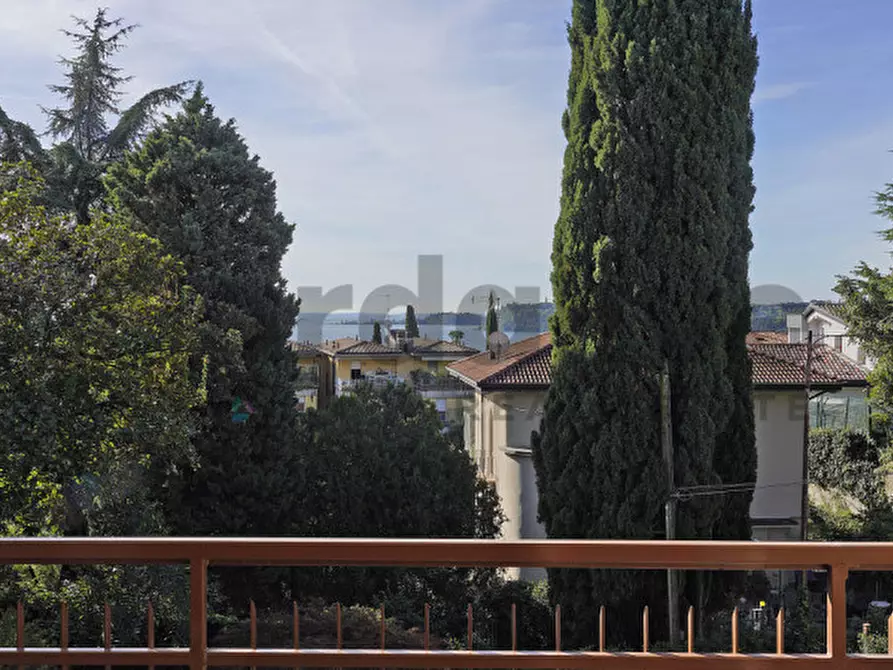 Immagine 2 di Appartamento in vendita  in Via Valle Fiorita 22 a Gardone Riviera