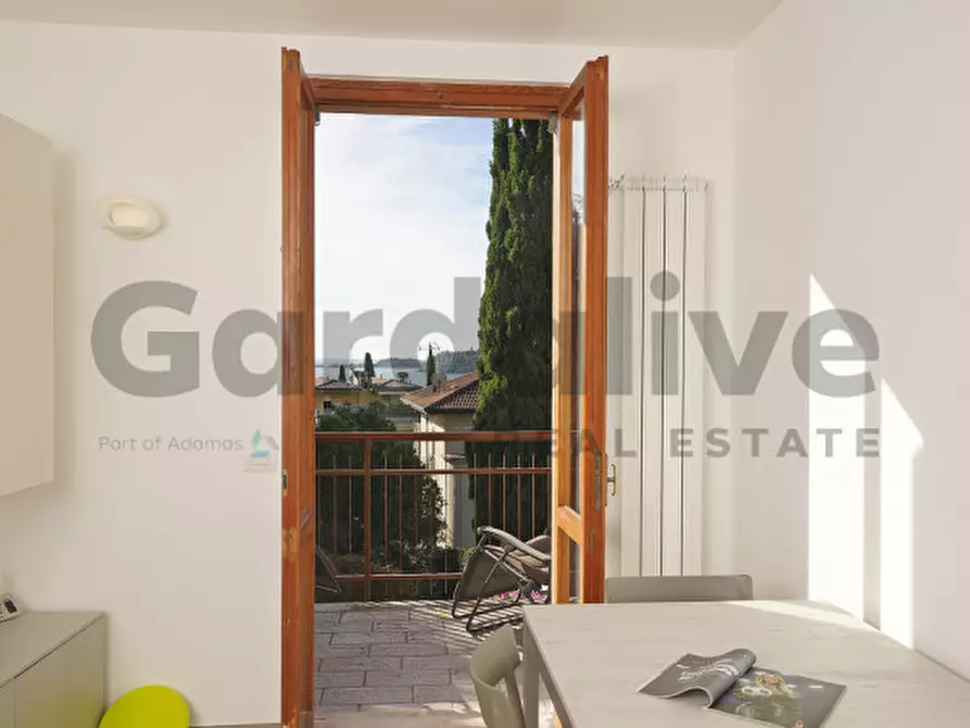 Immagine 5 di Appartamento in vendita  in Via Valle Fiorita 22 a Gardone Riviera