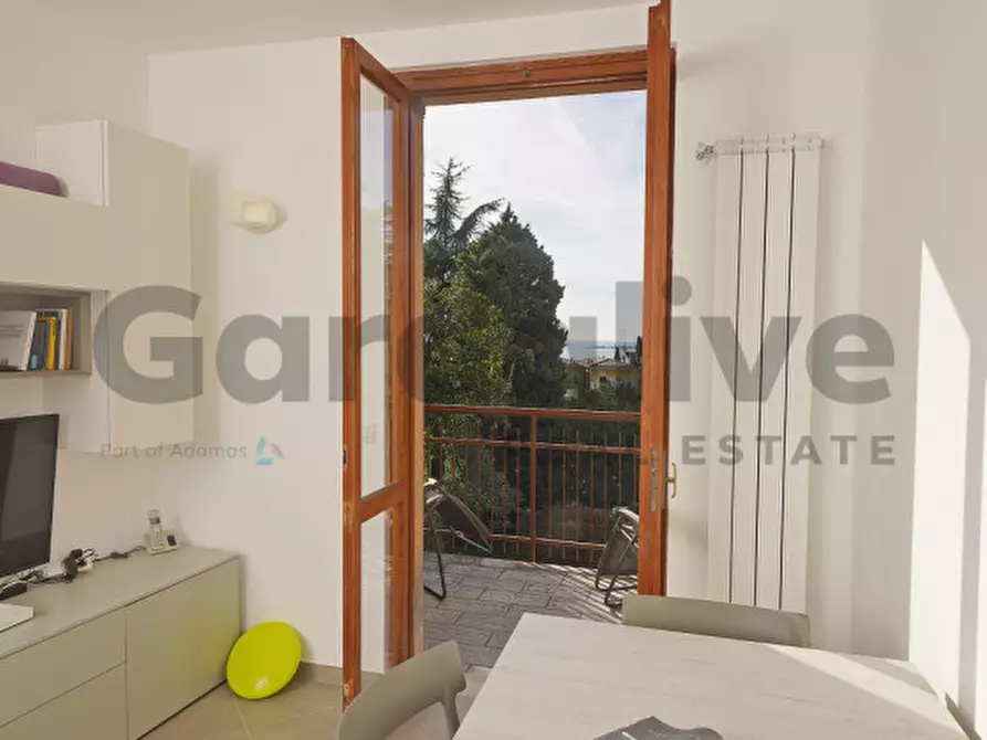 Immagine 6 di Appartamento in vendita  in Via Valle Fiorita 22 a Gardone Riviera