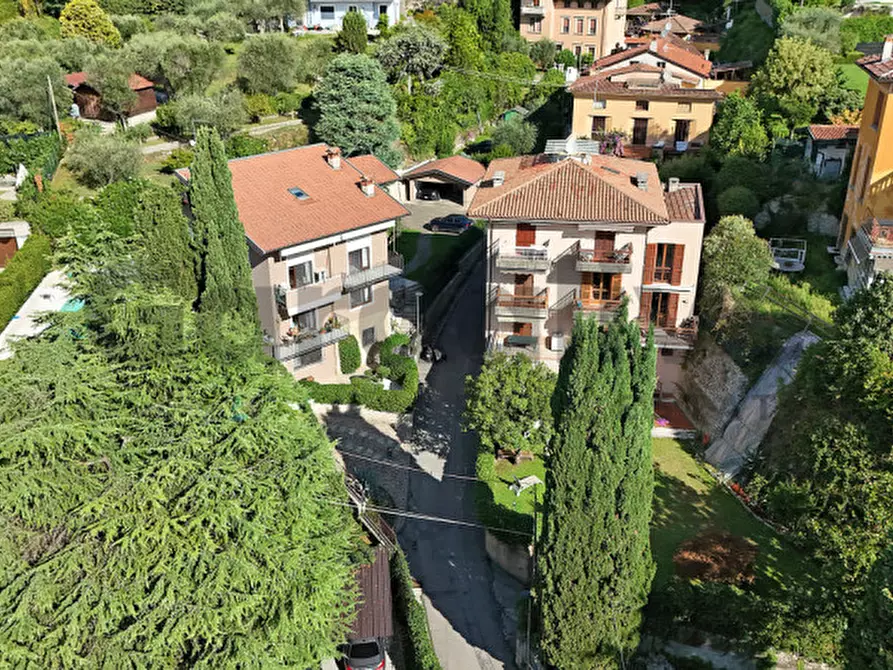 Immagine 35 di Appartamento in vendita  in Via Valle Fiorita 22 a Gardone Riviera
