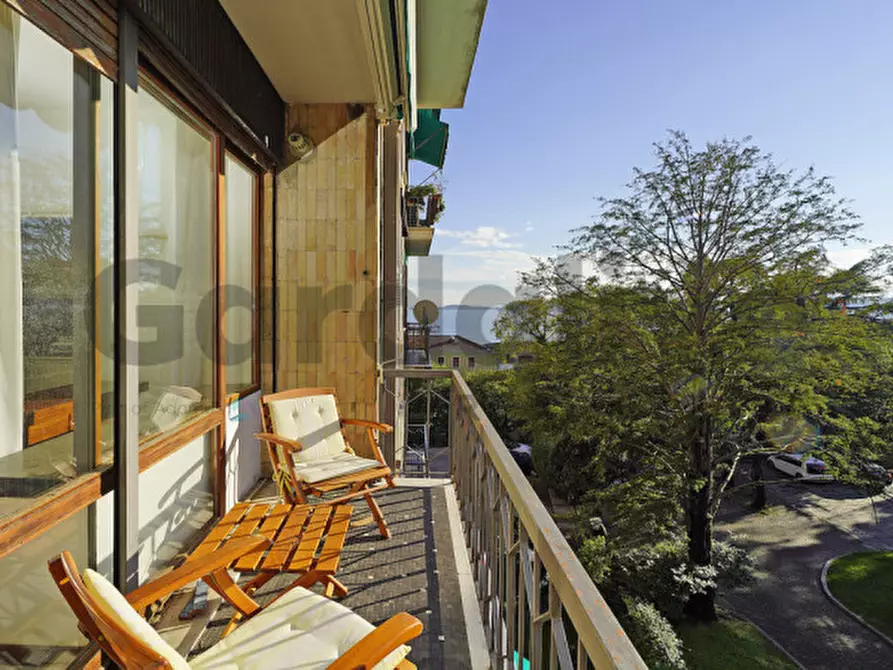 Immagine 1 di Appartamento in vendita  a Gardone Riviera
