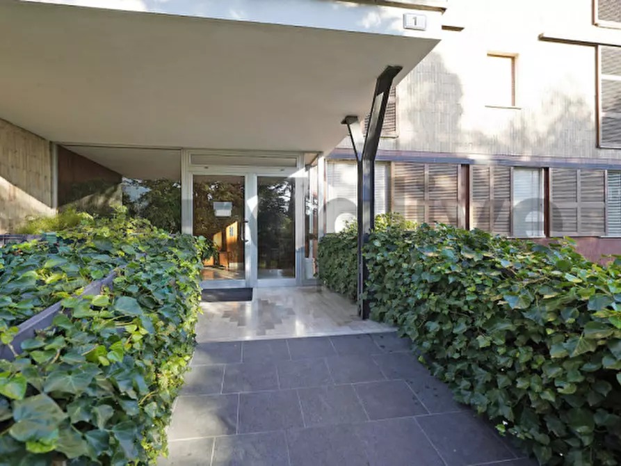 Immagine 2 di Appartamento in vendita  a Gardone Riviera