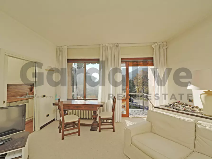 Immagine 3 di Appartamento in vendita  a Gardone Riviera