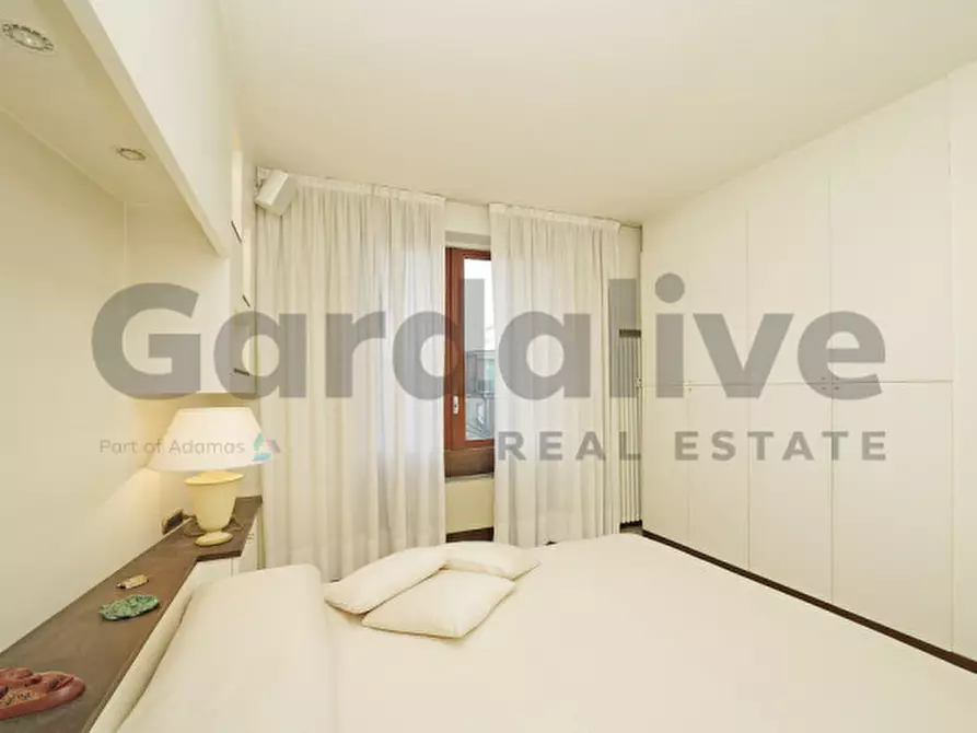 Immagine 8 di Appartamento in vendita  a Gardone Riviera