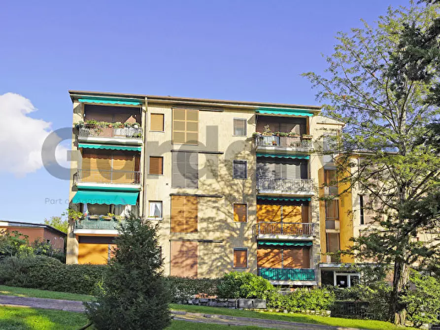 Immagine 11 di Appartamento in vendita  a Gardone Riviera