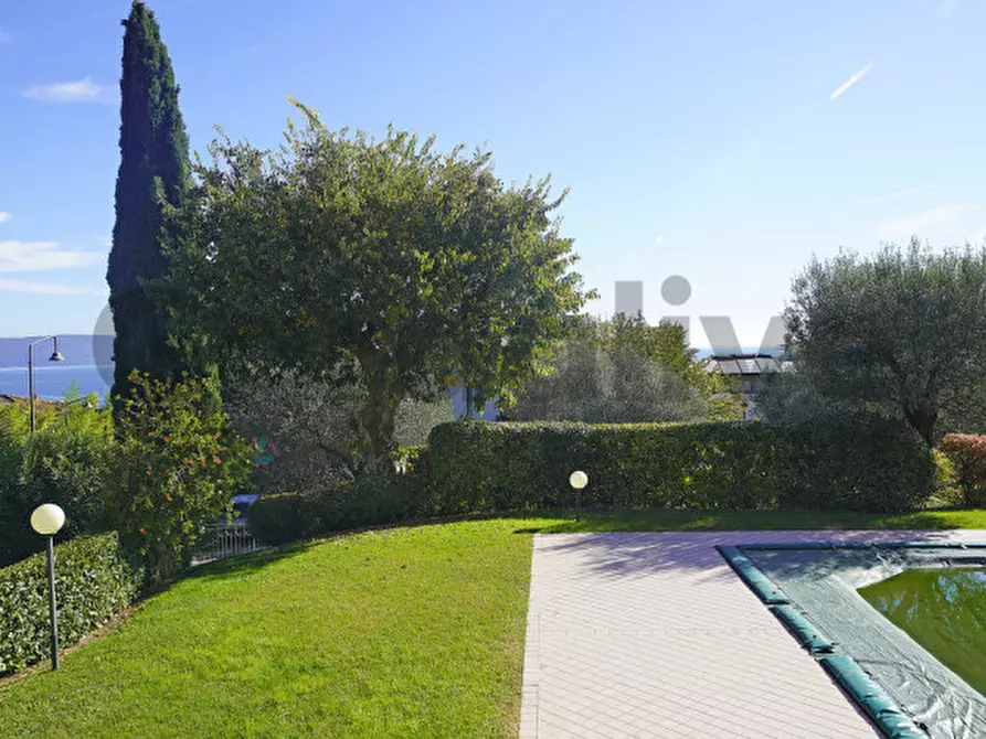 Immagine 12 di Appartamento in vendita  in Via Privata della Brusada 19 a Gardone Riviera
