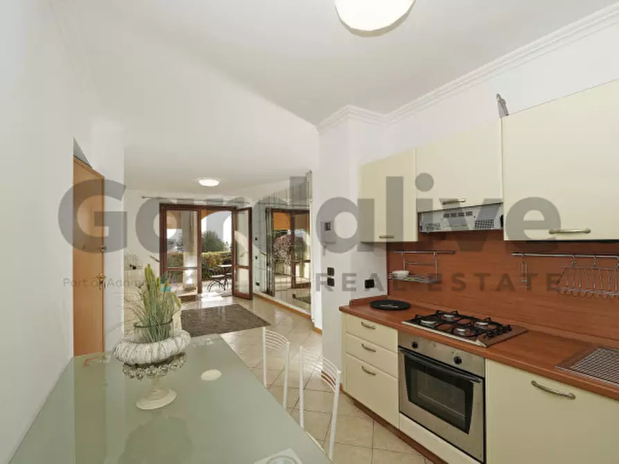 Immagine 11 di Appartamento in vendita  in Via Privata della Brusada 19 a Gardone Riviera