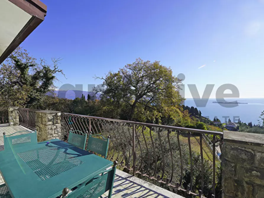 Immagine 2 di Villa in vendita  in Via Filippini a Gardone Riviera