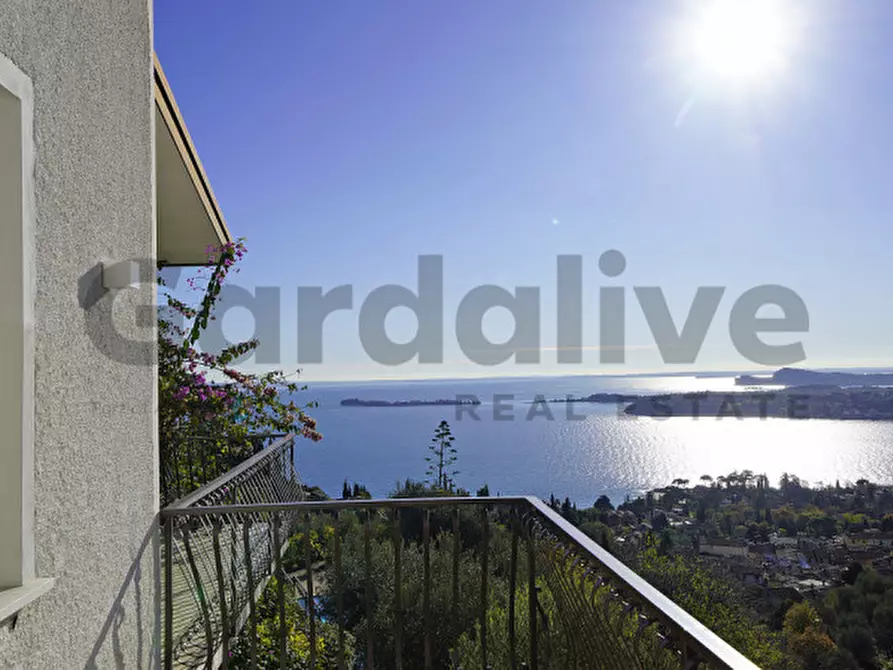 Immagine 3 di Villa in vendita  in Via Filippini a Gardone Riviera