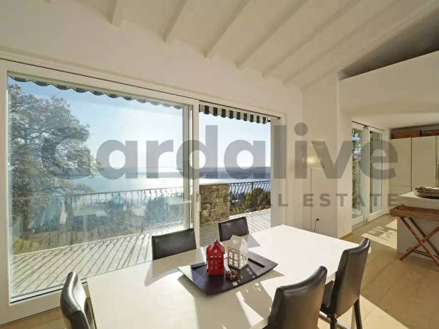 Immagine 6 di Villa in vendita  in Via Filippini a Gardone Riviera
