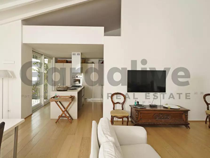 Immagine 7 di Villa in vendita  in Via Filippini a Gardone Riviera