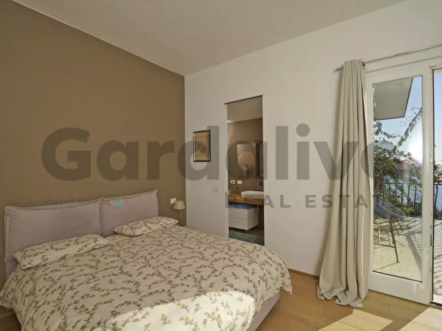 Immagine 9 di Villa in vendita  in Via Filippini a Gardone Riviera