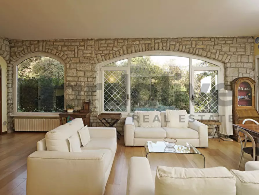Immagine 13 di Villa in vendita  in Via Filippini a Gardone Riviera