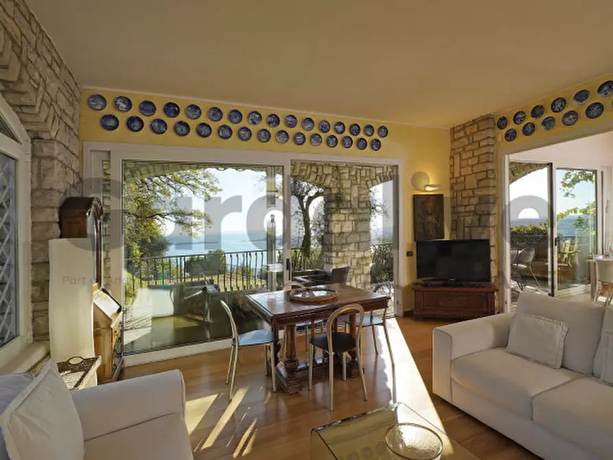 Immagine 14 di Villa in vendita  in Via Filippini a Gardone Riviera