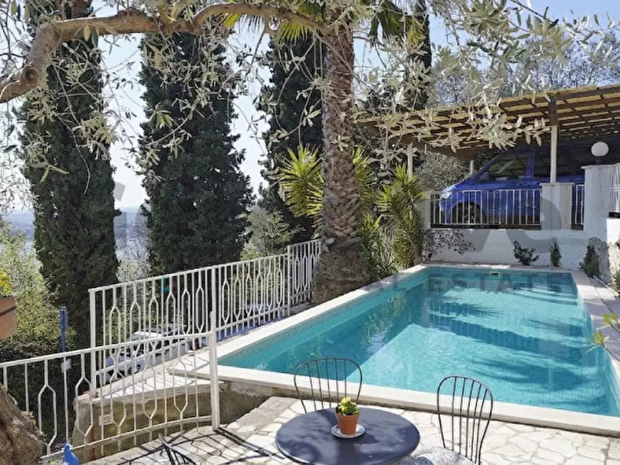 Immagine 12 di Villa in vendita  a Gardone Riviera